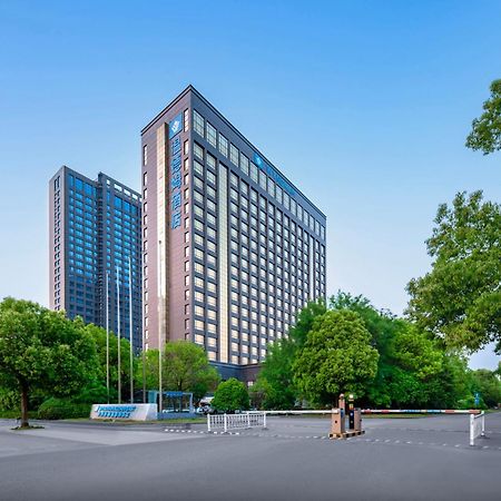 Wyndam Xuzhou East Hotel Bagian luar foto