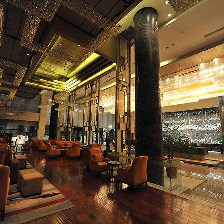 Wyndam Xuzhou East Hotel Bagian luar foto