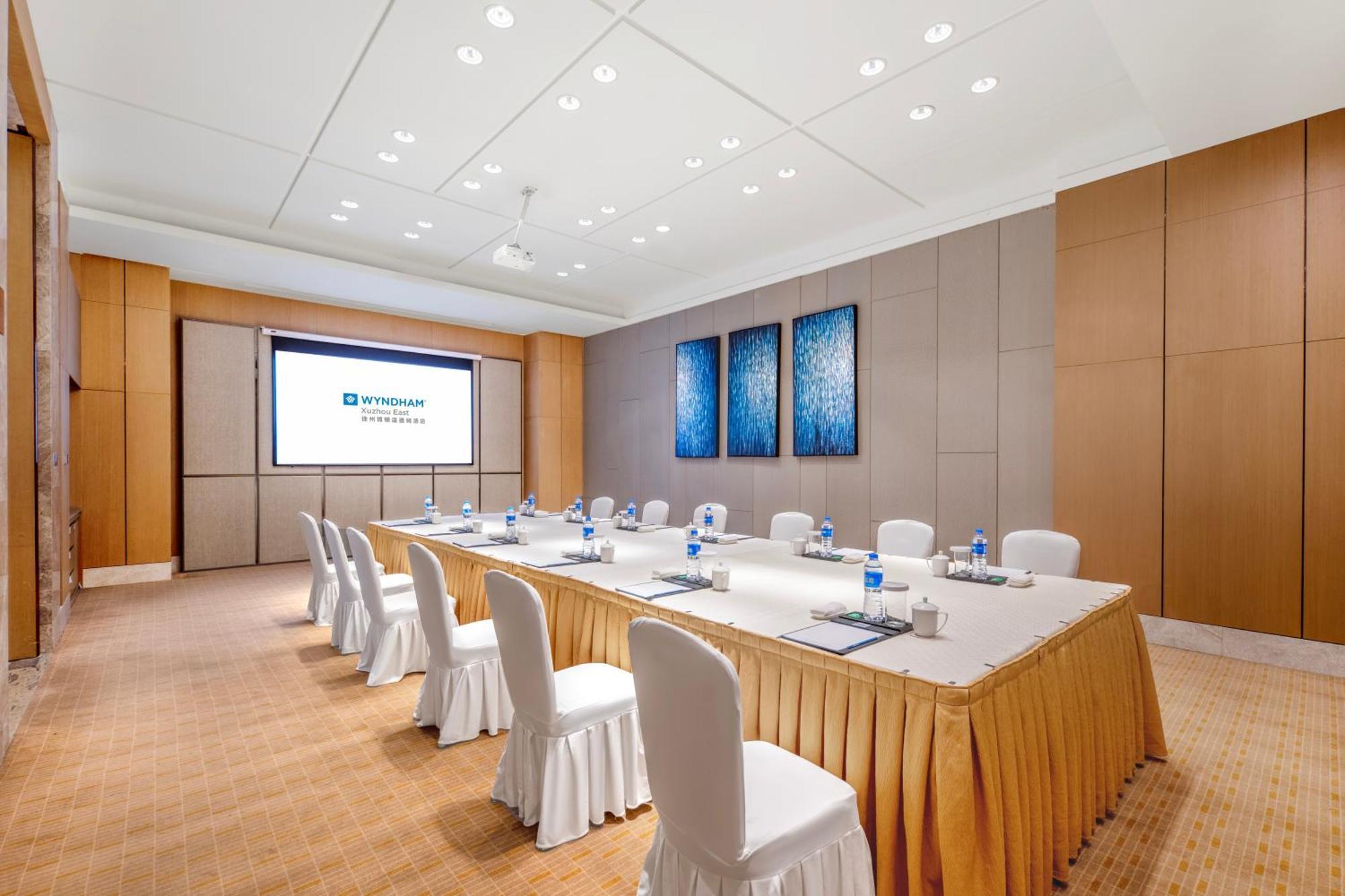 Wyndam Xuzhou East Hotel Bagian luar foto