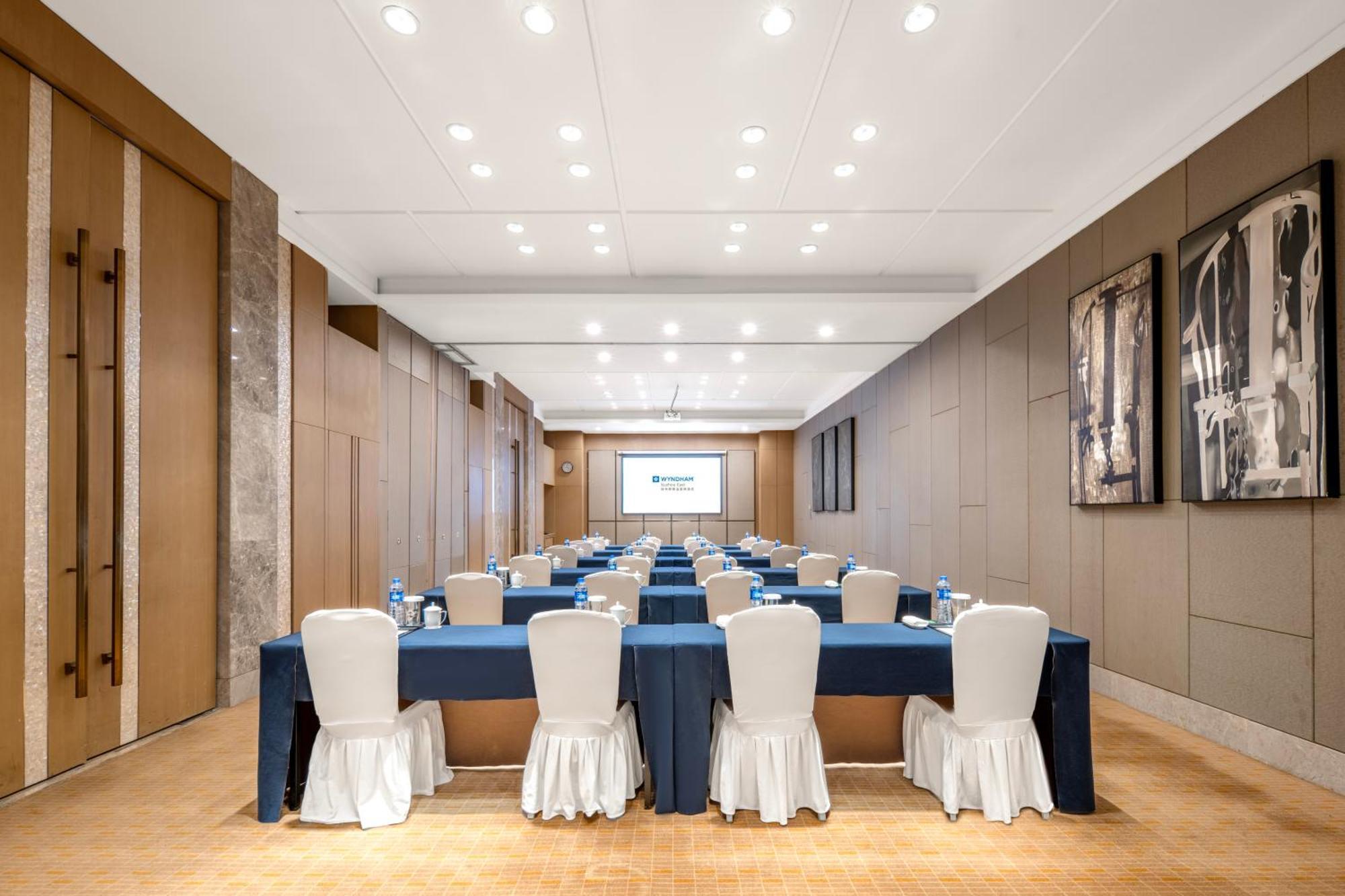 Wyndam Xuzhou East Hotel Bagian luar foto