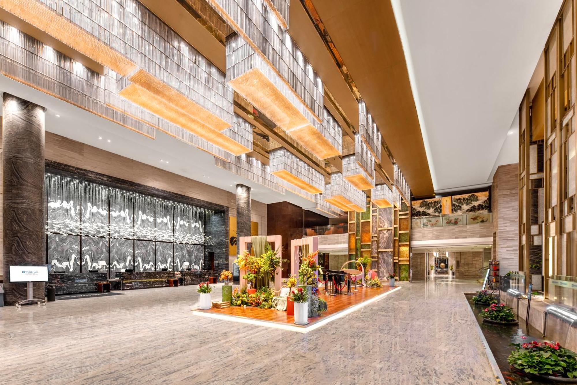 Wyndam Xuzhou East Hotel Bagian luar foto