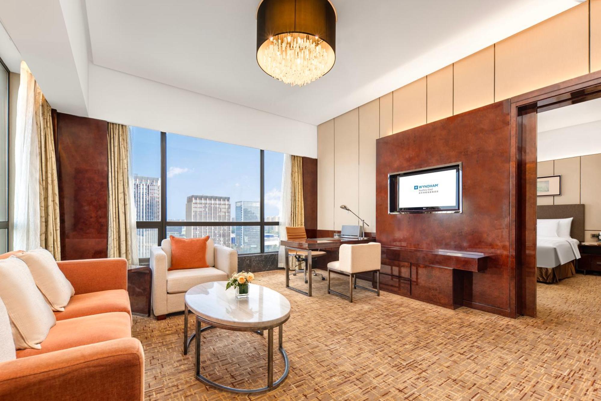 Wyndam Xuzhou East Hotel Bagian luar foto