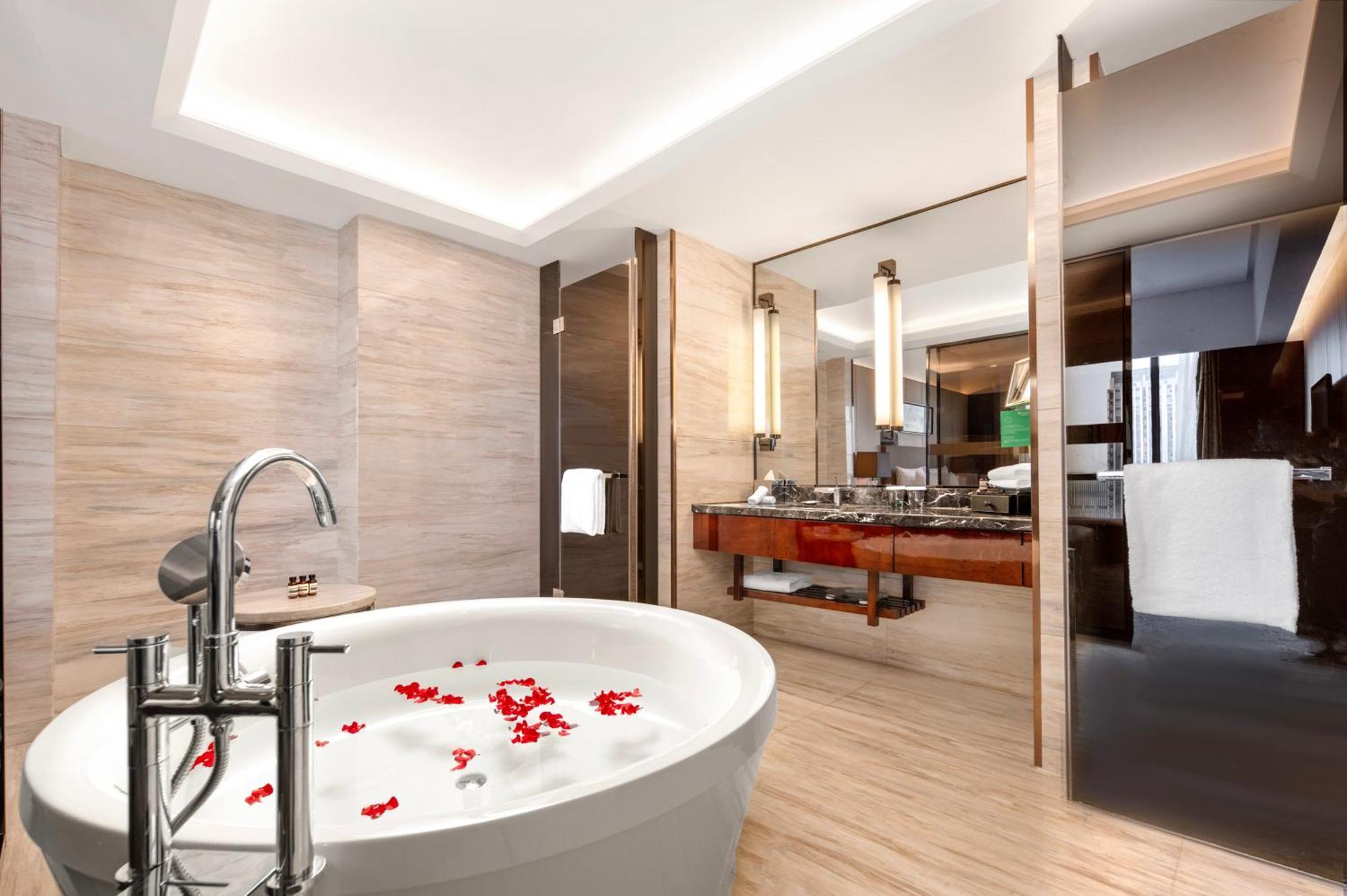 Wyndam Xuzhou East Hotel Bagian luar foto