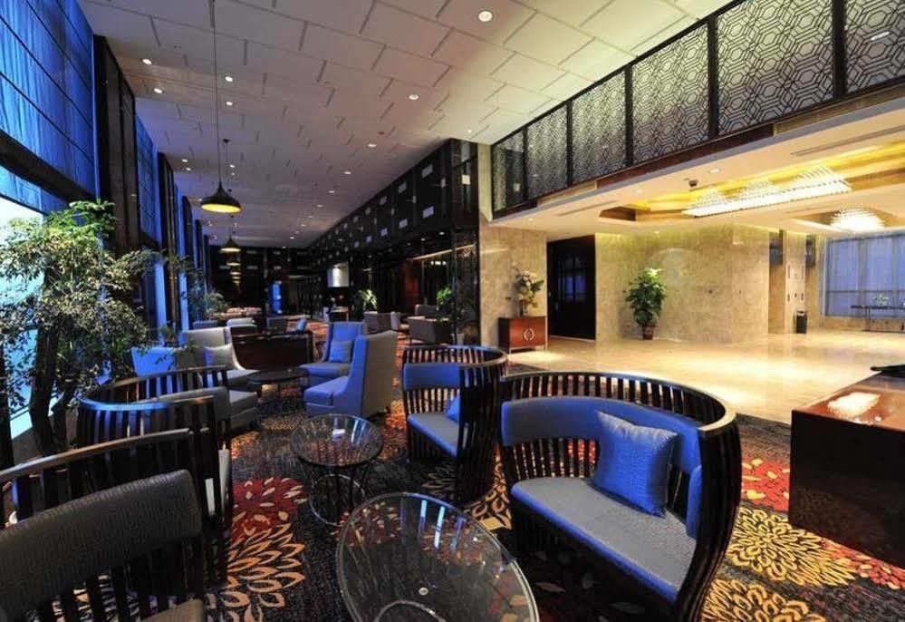 Wyndam Xuzhou East Hotel Bagian luar foto