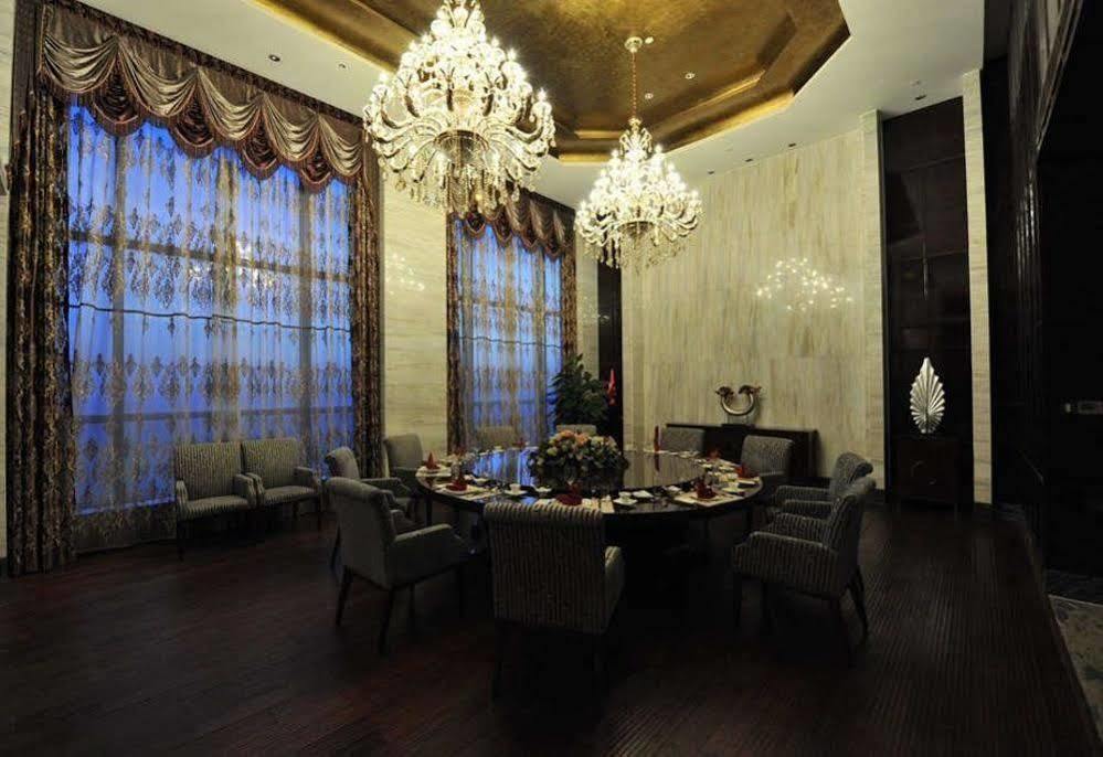 Wyndam Xuzhou East Hotel Bagian luar foto